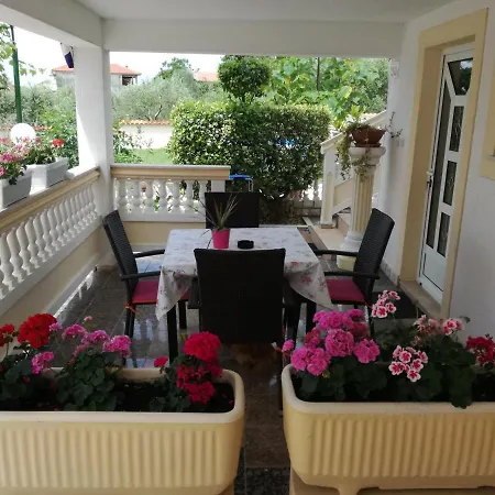 Appartamento Family-friendly With Swimming Pool Kampor, Rab - 14897 *